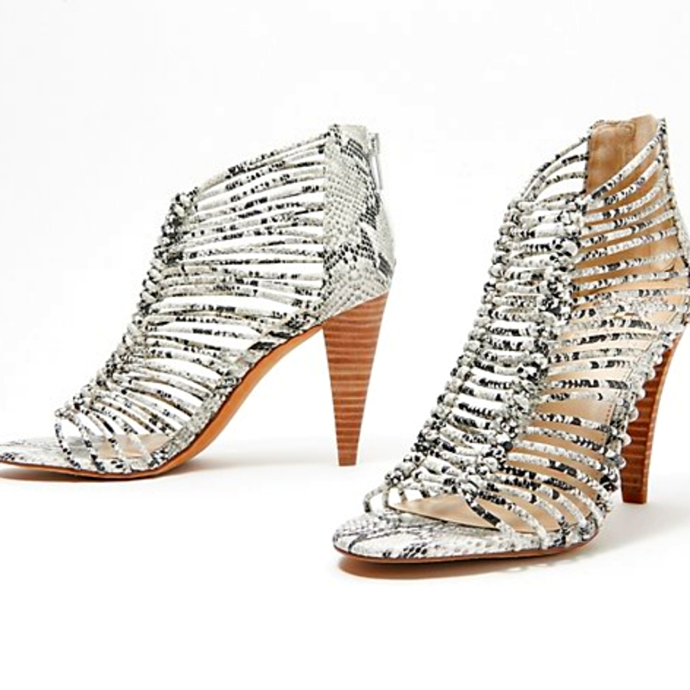 Vince Camuto Adlsansra dress sandal